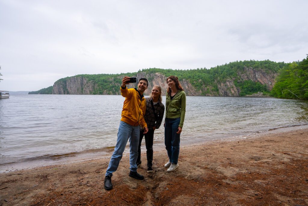 Zain taking a selfie at Bon Echo Park of him, Dorian and L&A staff